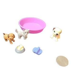 Animal mini toy figures with accessories